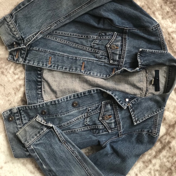 Women’s Gap Denim Jacket - Picture 4 of 5